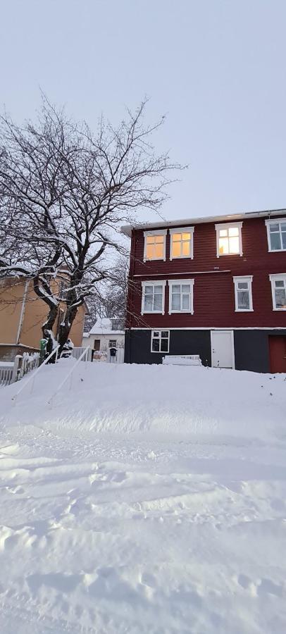 In The Heart Of Akureyri Apartman Kültér fotó